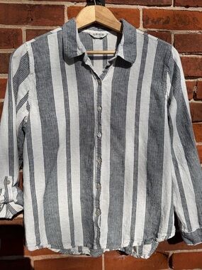 Orvis Women's Vertical Stripe Button-Front Blouse - White & Navy